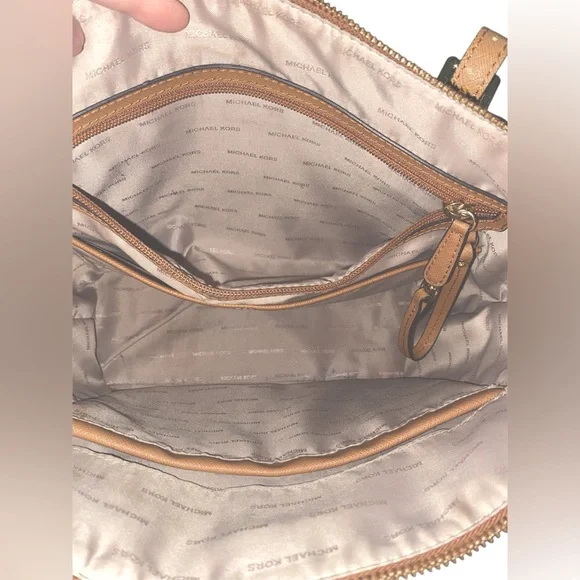 Michael Kors Charlotte Tan/Brown Jet Set Saffiano Leather Top Zip Tote Handbag - Picture 9 of 10